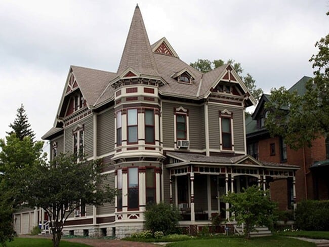 Building Photo - 653 5th St E