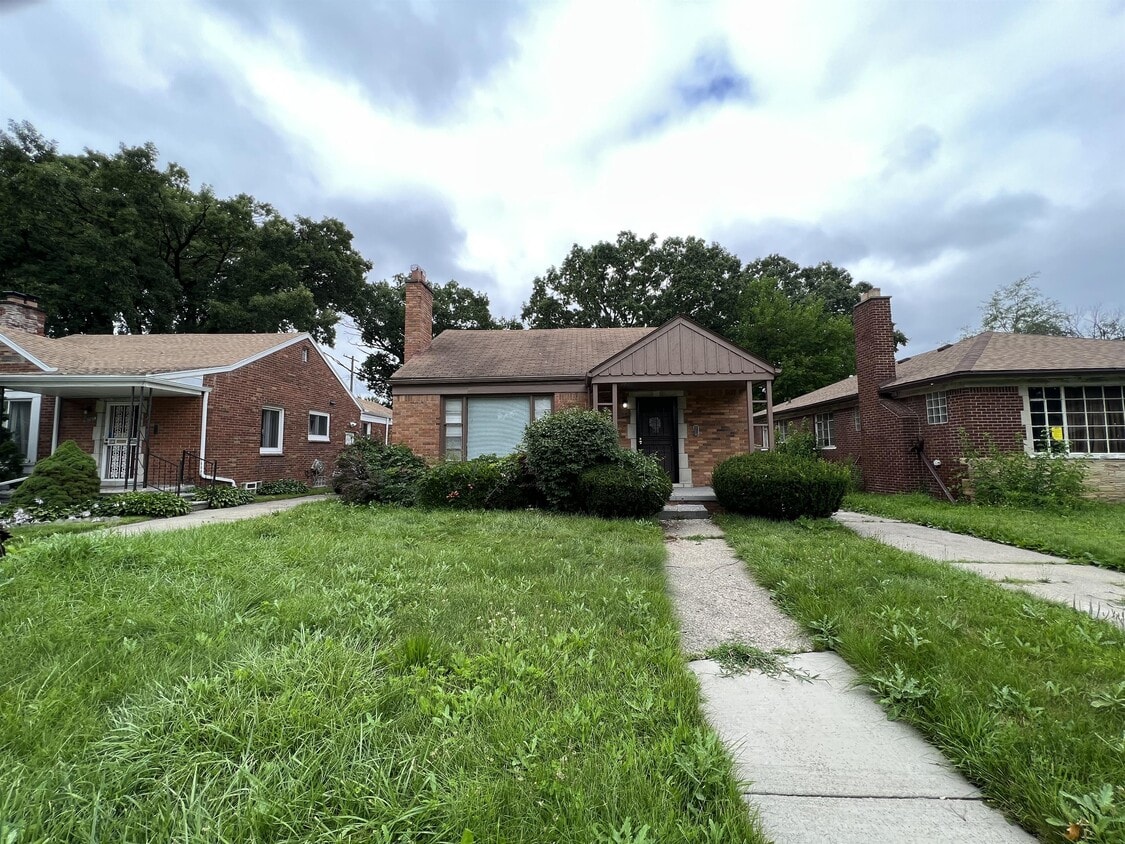 Primary Photo - 19381 Sussex St