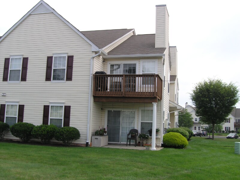 Primary Photo - 53 Wagon Wheel Rd