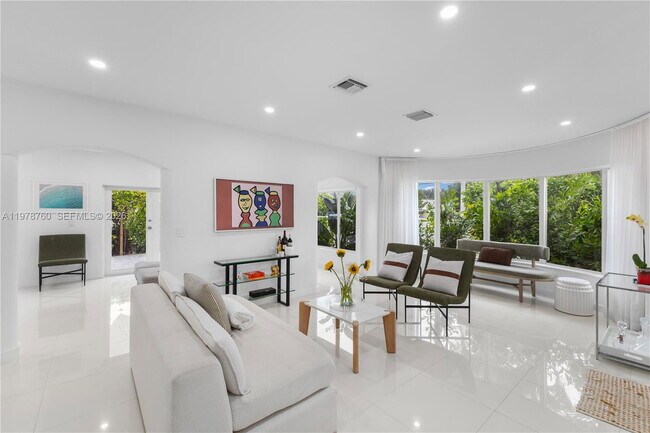 Foto del edificio - 741 NE 87th St