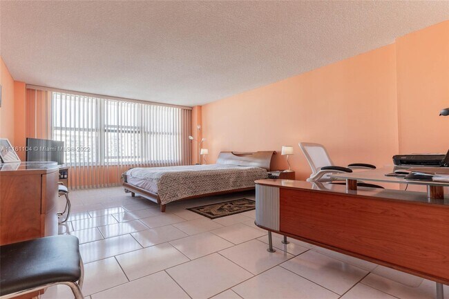 Building Photo - 3800 S Ocean Dr