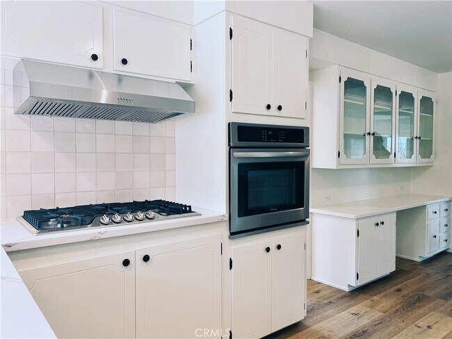 Foto del edificio - 10646 Tuxford St