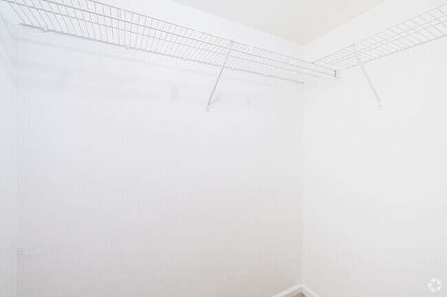 2 dormitorios, 2 baños - 959 pies cuadrados - Vestidor principal - Frontier Ridge Apartments