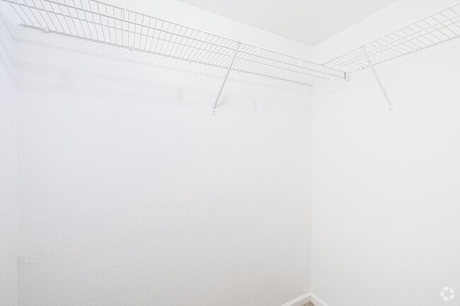 2BR, 2BA - 959SF - Primary Closet - Frontier Ridge Apartments