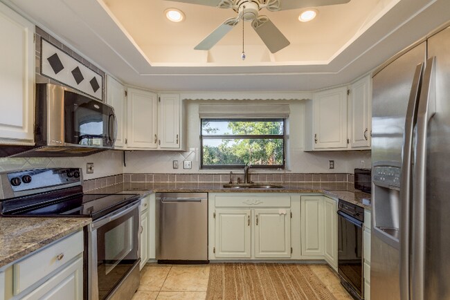 Foto del edificio - 14 Mariner Dr