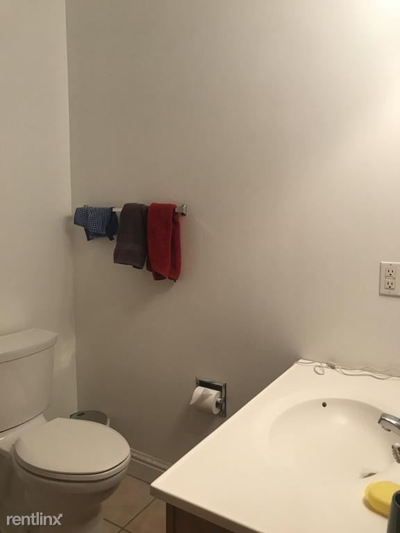 Building Photo - 2304 1/2 E Carson St