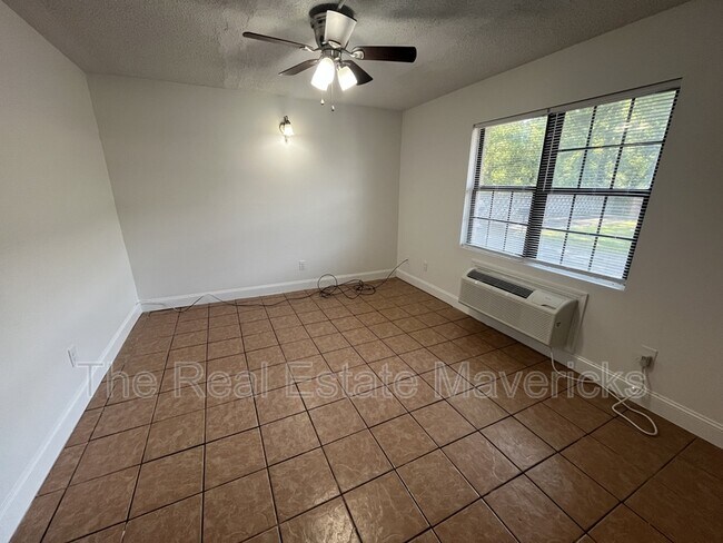 Foto del edificio - 925 Shallowford Rd