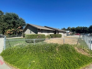 Building Photo - 1217 Kara Ln