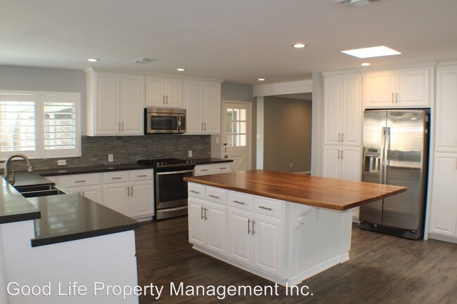 Building Photo - 5 br, 2.5 bath House - 7633 Lake Adlon Drive
