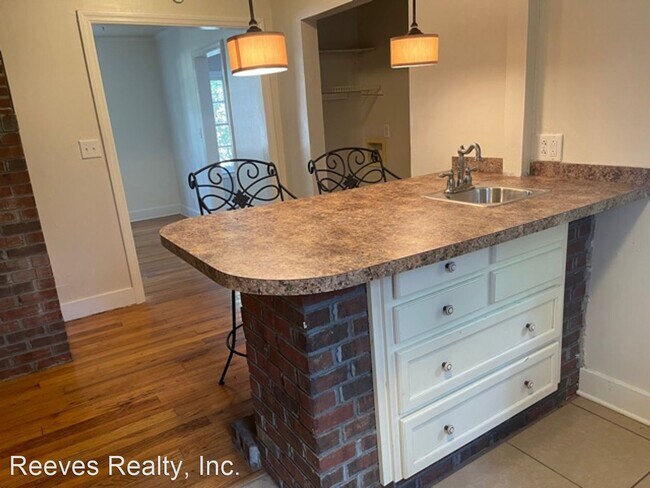 Building Photo - 3 br, 1 bath House - 159 Parkway Street W