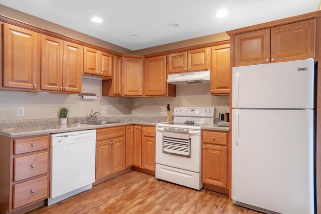 Kitchen - 140 W College St