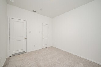 Building Photo - 6427 Seafoam Lake Dr