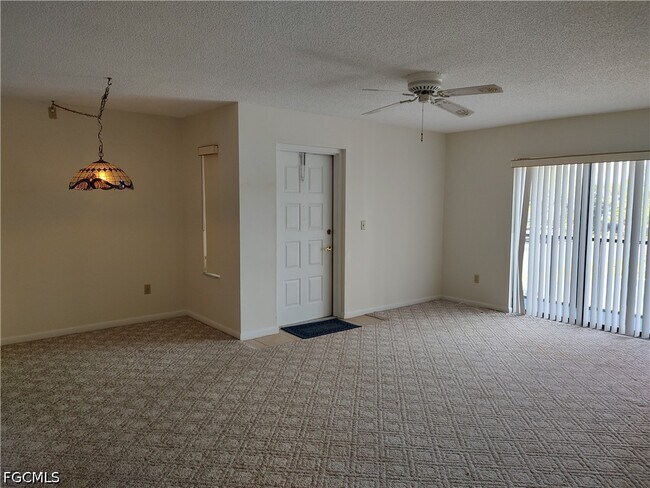 Foto del edificio - 4681 Lakeside Club Blvd
