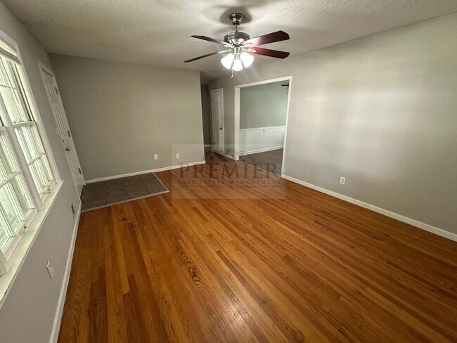 Foto del edificio - 10615 E 32nd St S