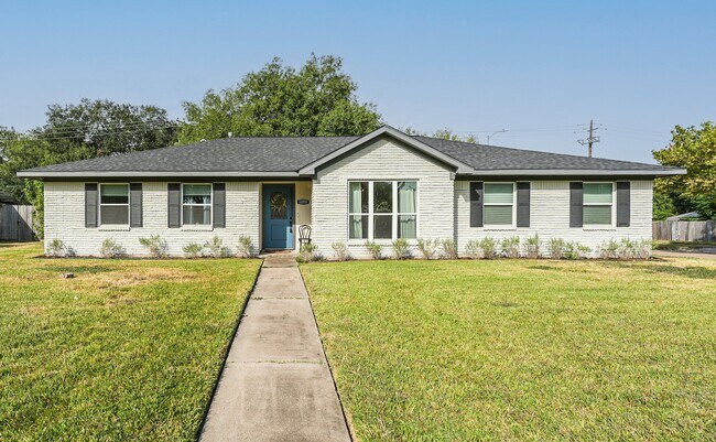 Foto del edificio - 12202 Chimney Rock Rd