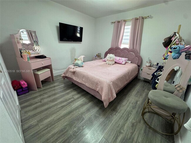 Foto del edificio - 427 NW 19th Ave