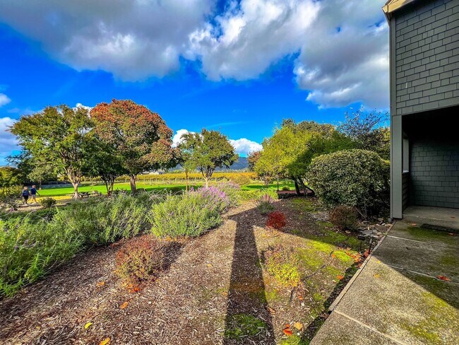 Foto del edificio - Charming 3-Bedroom Yountville Townhome wit...