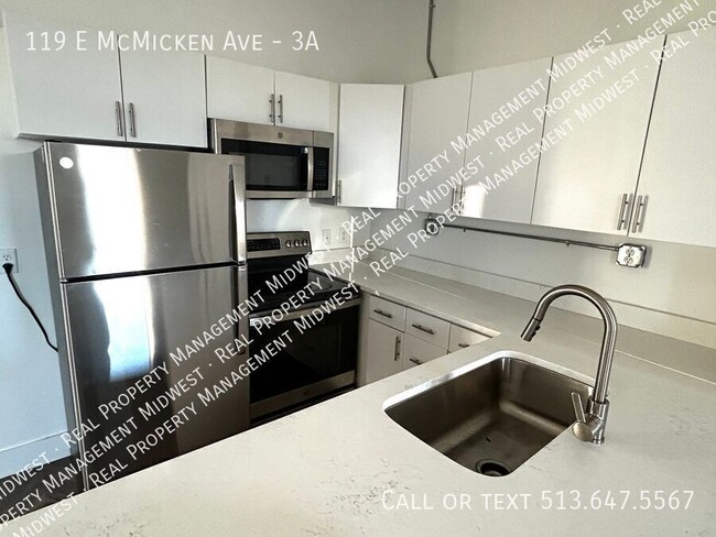 Building Photo - 119 E McMicken Ave