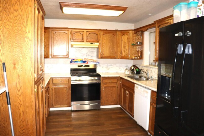 Building Photo - 42594 Rd 114