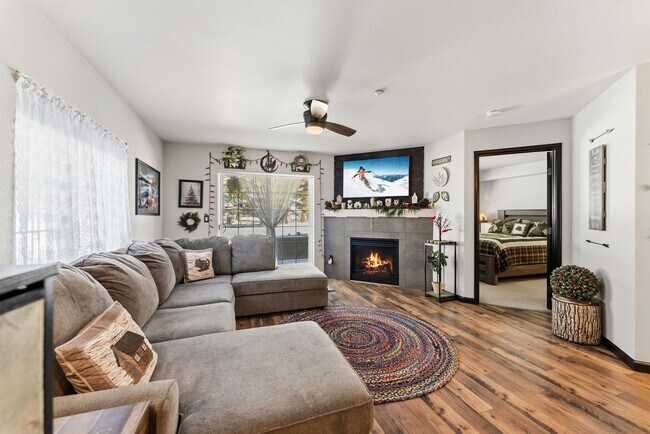 Building Photo - Freshly Updated Furnished 2BR/2BA Breckenridge Condo | Garage, Fireplace & Hot Tubs | Available O...