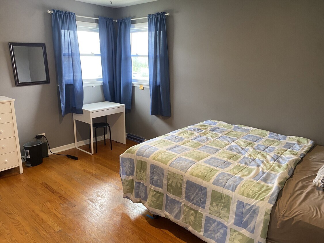 Foto del edificio - 8409 W Roseview Dr