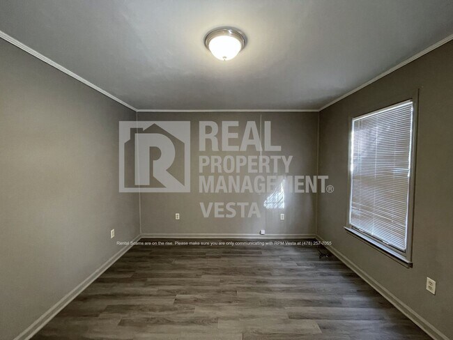 Building Photo - Spacious Apartment in Great North Macon Ne...