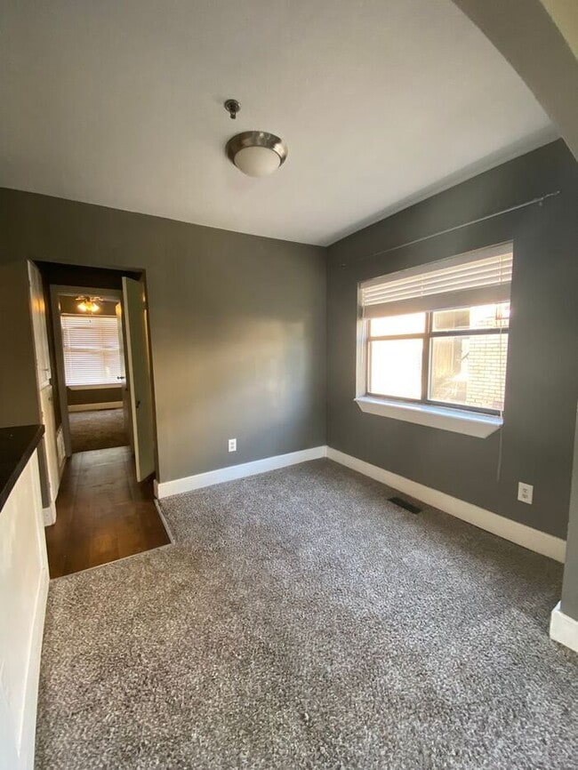 Building Photo - 1 bed 1 bath in Paseo District