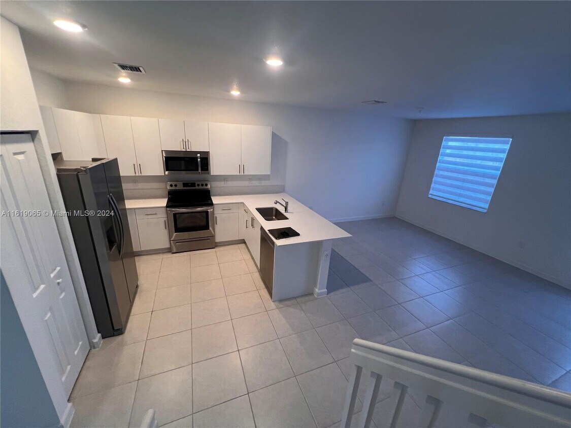 Primary Photo - 4665 NW 120th Way
