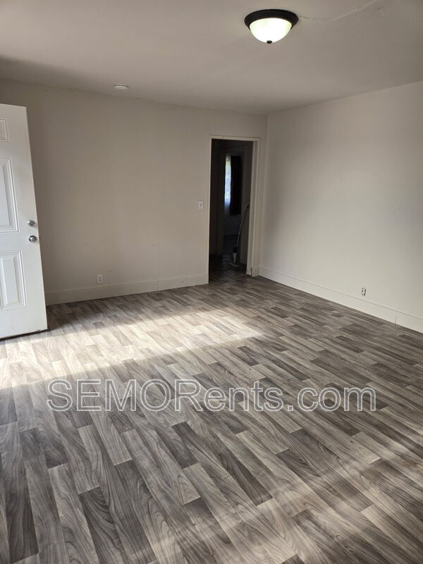 Building Photo - 501 S Cypress St