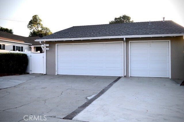 Building Photo - 4813 Topanga Canyon Blvd