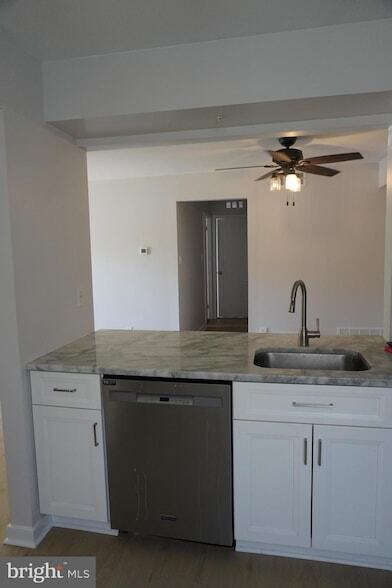 Foto del edificio - 1907A Ralston Dr