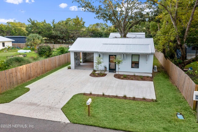 Foto del edificio - 581 Hazel St