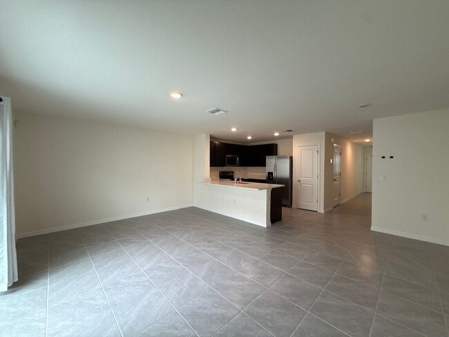 Foto del edificio - Beautiful Townhome Community Close to Ever...
