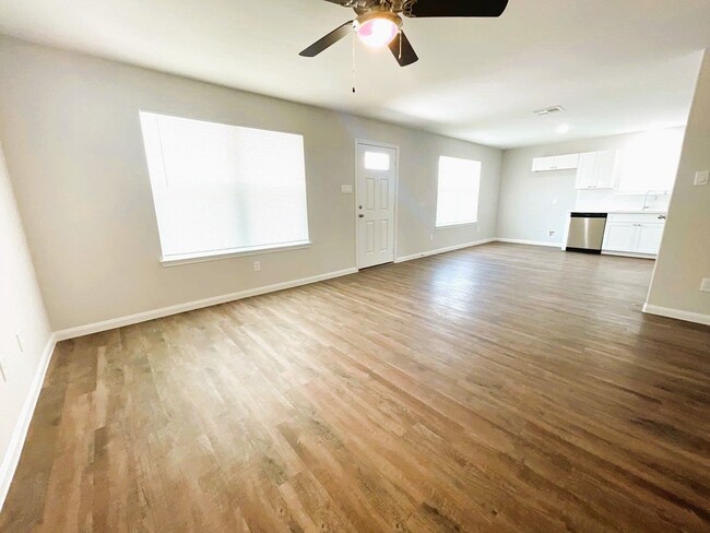 Building Photo - 340 Rd 5105
