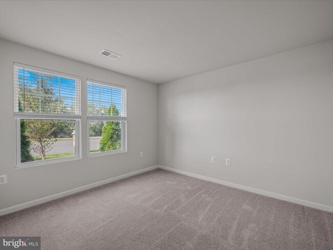 Building Photo - 179 Presidents Pointe Ave