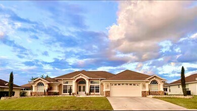 Building Photo - 8890 SW 57th Ct
