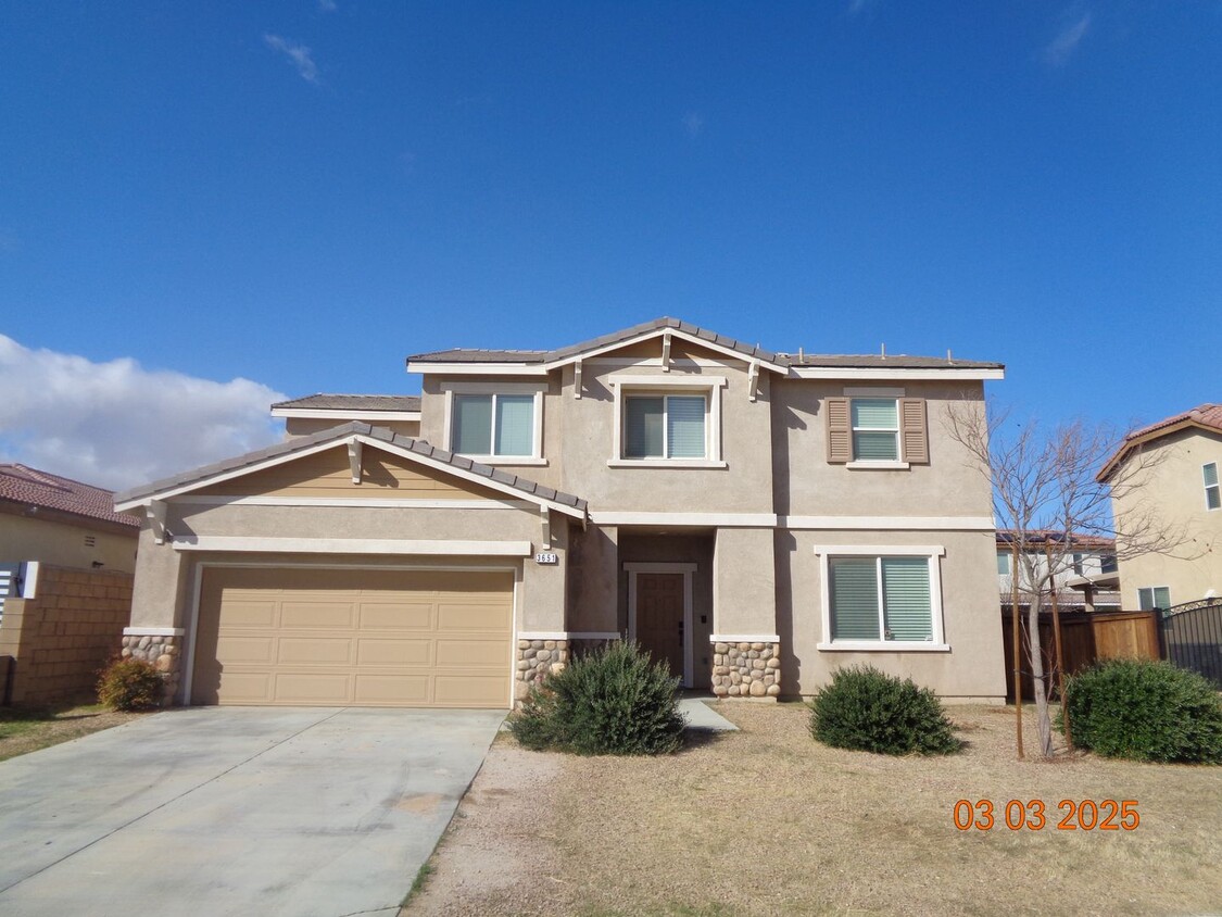 Foto principal - Beautiful 2 Story Home in the Frontier Hom...