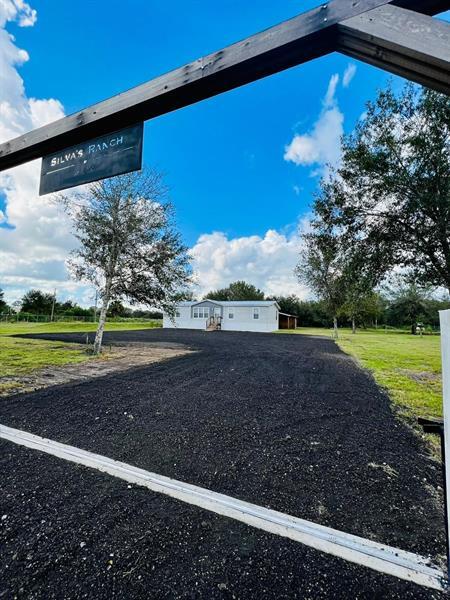 Foto del edificio - 175 Bald Cypress Ave