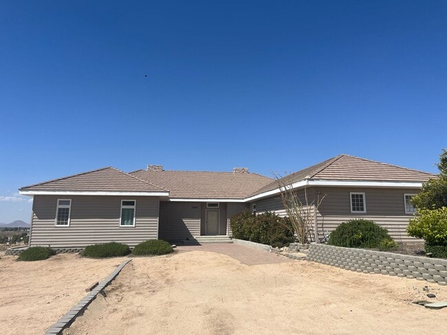 Building Photo - 3 bedroom 2.5 bath in the Mariana Ranchos !!
