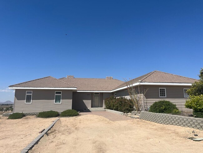 Foto del edificio - 3 bedroom 2.5 bath in the Mariana Ranchos !!