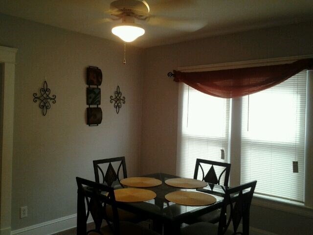 Comedor - 10712 Elgin Ave