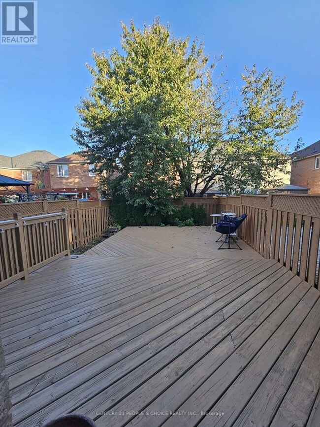 Building Photo - 65 Olympia Crescent