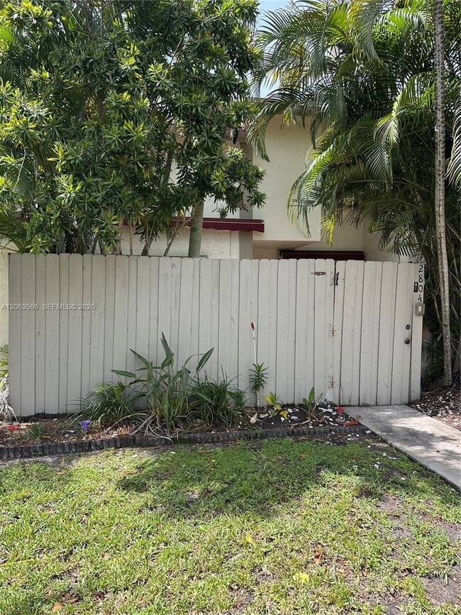 Building Photo - 3032 S Oakland Forest Dr