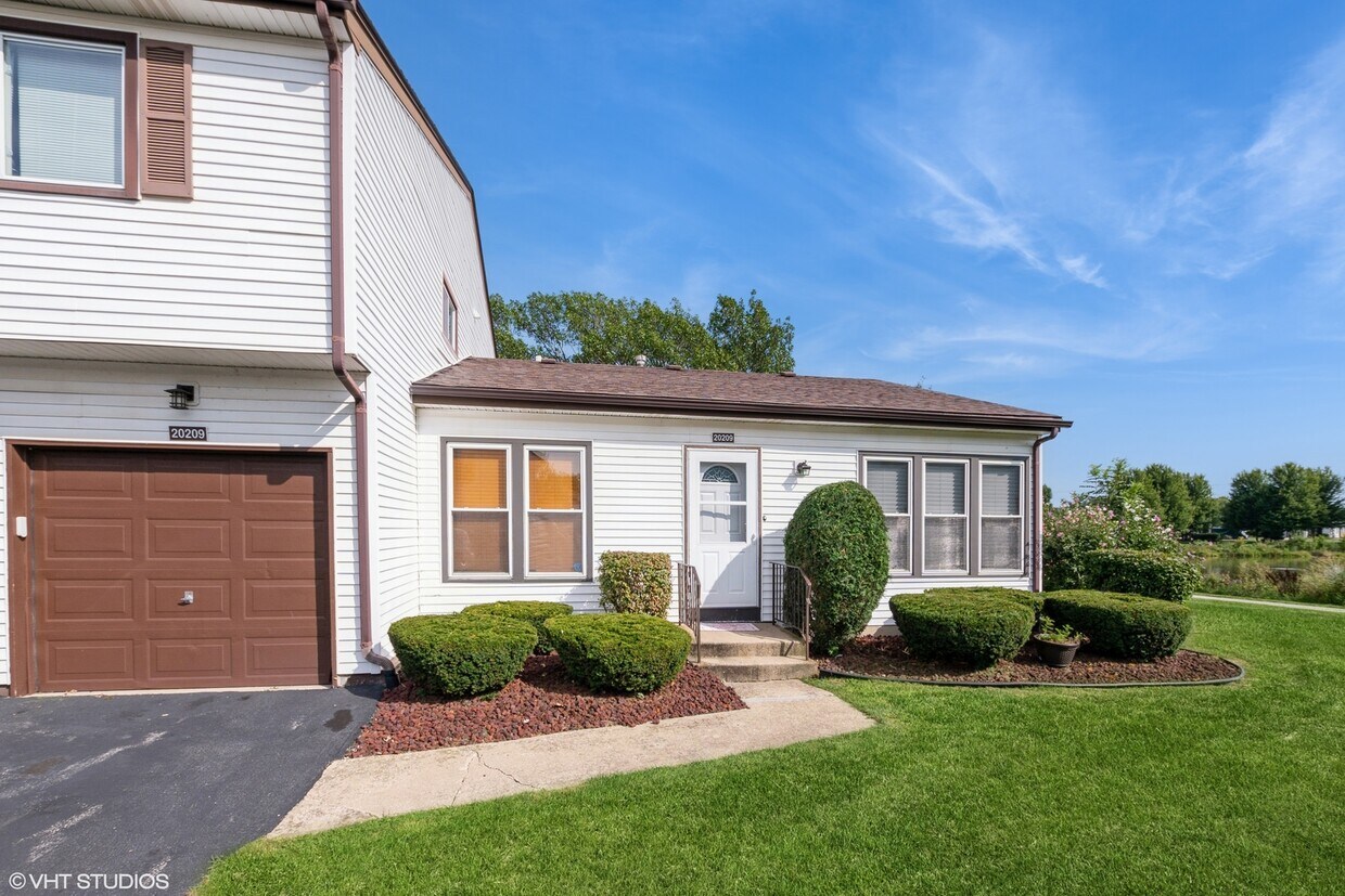 Primary Photo - 20209 S Fairwood Ct