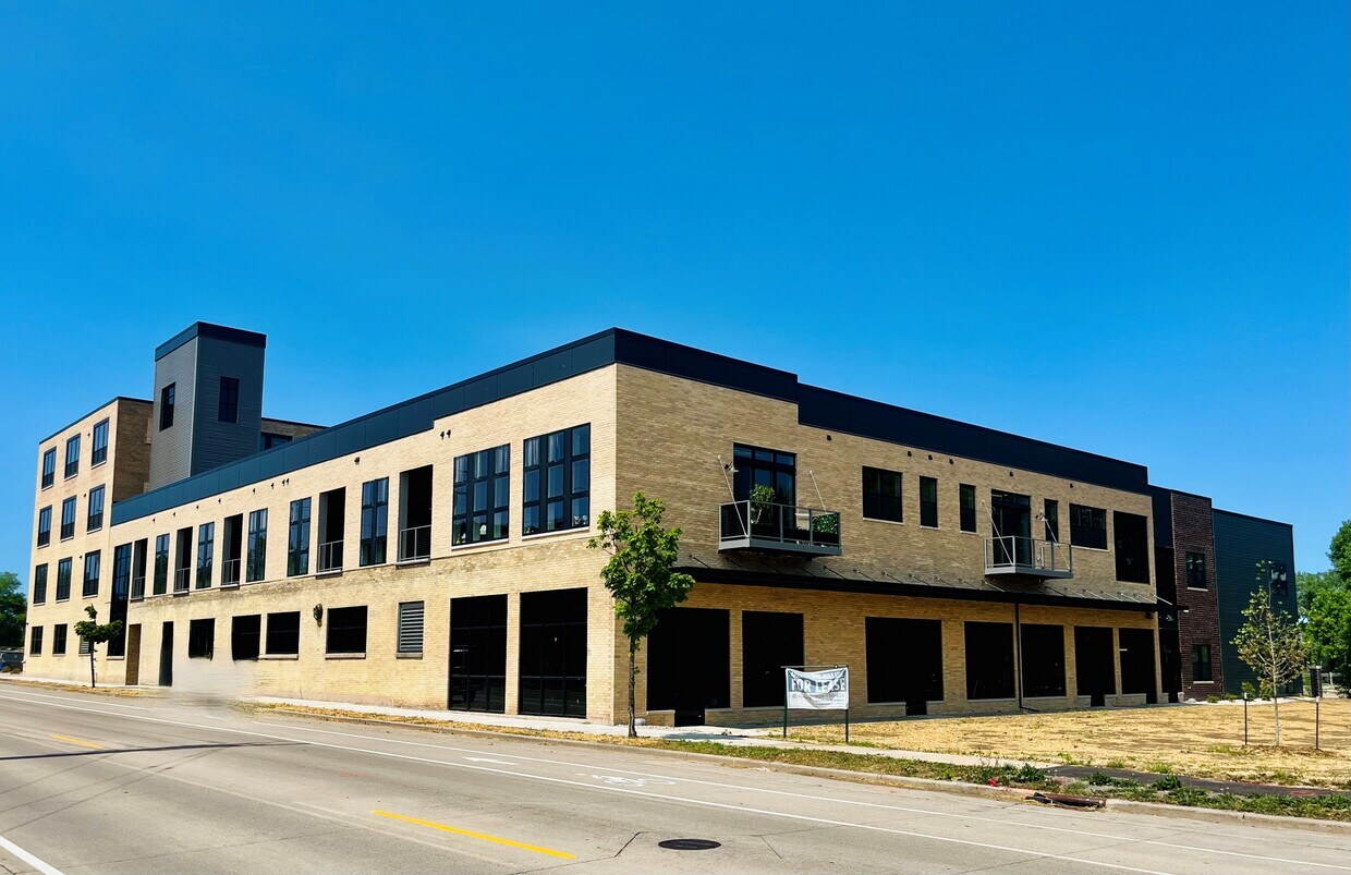 Banta Village Apartments in Menasha, WI