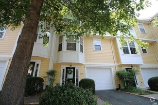 Building Photo - 106 Melbourne Park Circle
