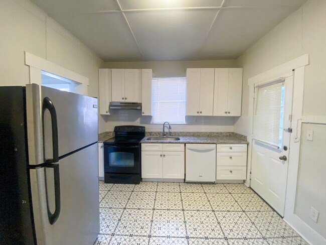 Foto del edificio - 2Bed/1Bath House for Rent! Available Now!
