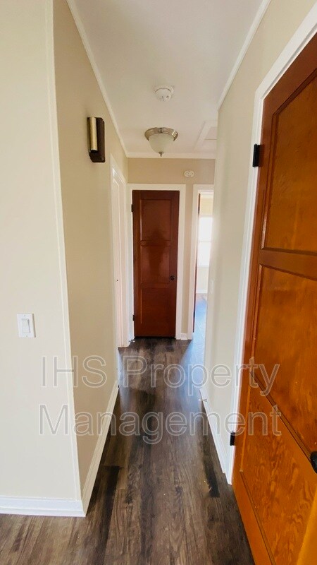 Foto del edificio - 304 Bernard Ave