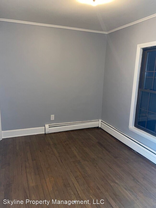 Foto del edificio - 4 br, 1.5 bath House - 38 Highland Avenue