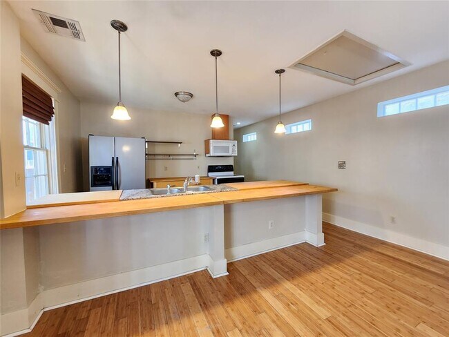 Foto del edificio - 426 W 27th St
